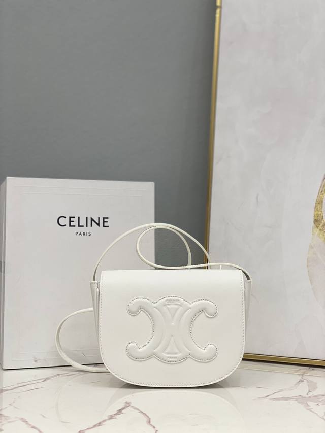 正品级 celine 22S新品 全新cuir Triomphe系列 folco Cuir Triomphe 手袋 醒目triomphe标识点睛folco包型新