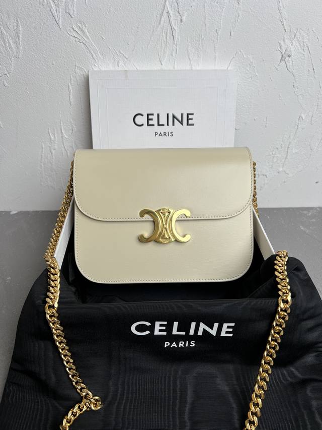 正品级 Celine 23S秋冬新品 College Triomphe亮泽牛皮革链条手袋 凯旋门秋季新款 最新的college Triomphe里完全皮质 五金