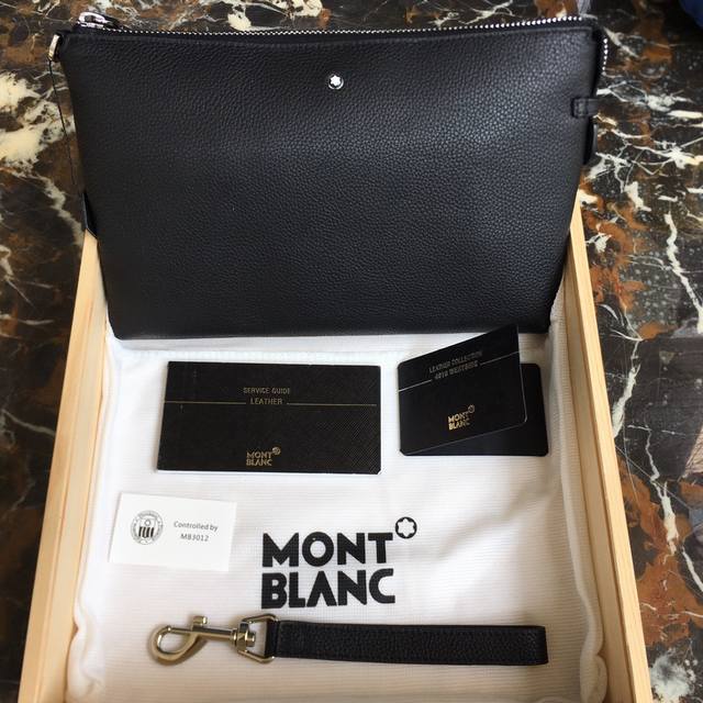 渠道货正品级别 Montblanc 万宝龙颗粒纹系列手包 型号 0126700#90629 材质 原厂皮 尺寸 27*17*3