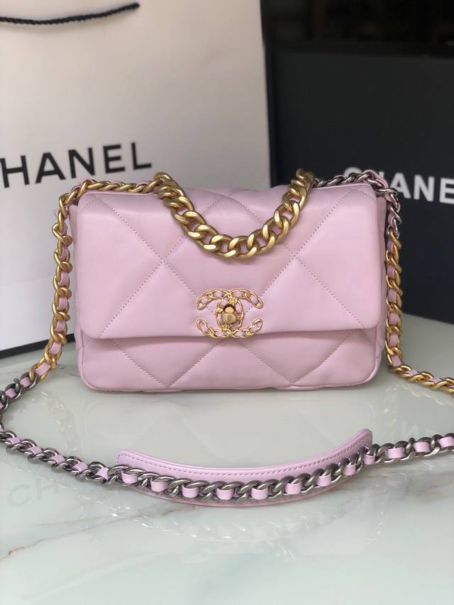 Chanel As1160 原单质量 经典之作 华丽与气质的前沿 是你意想不到的尊贵 皮种:原单进口羊皮 里配原版布 五金:原版五金配制尺寸:26Cm