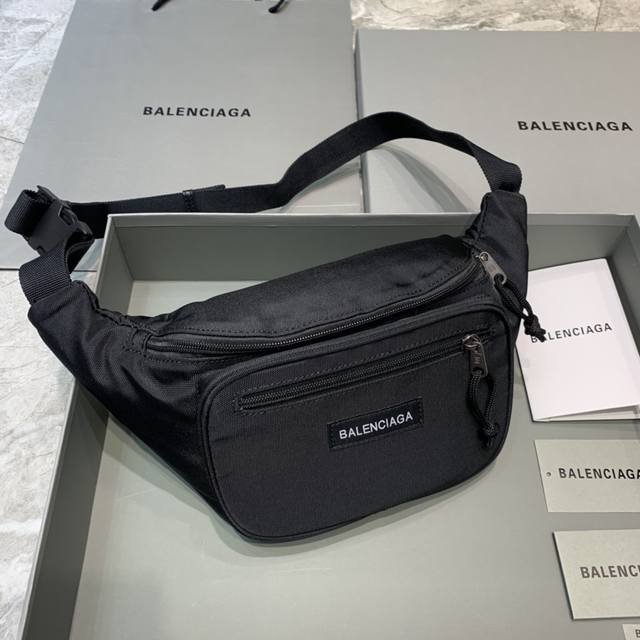 Balenciag 巴黎家 帆布胸包腰包 简单轻便 尺寸31*7*15