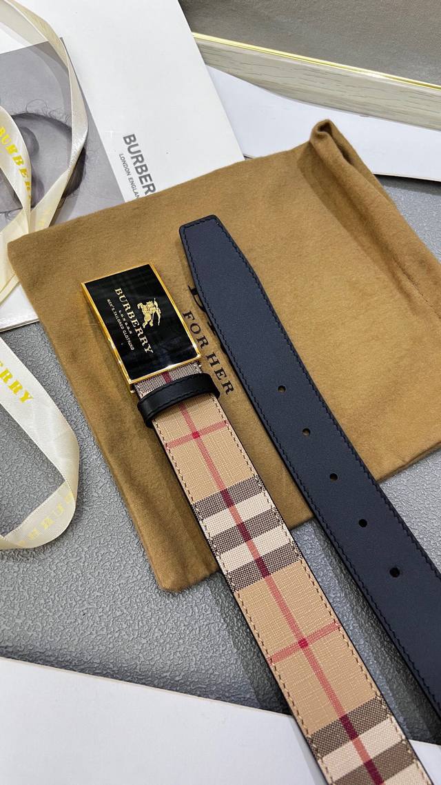 原单精品 Burberry 巴宝莉专柜同步上新 意大利制腰带 精选光滑皮革与防水面料革制成 饰牌搭扣装饰品牌专属标识图案 宽:3.5Cm 精致优雅