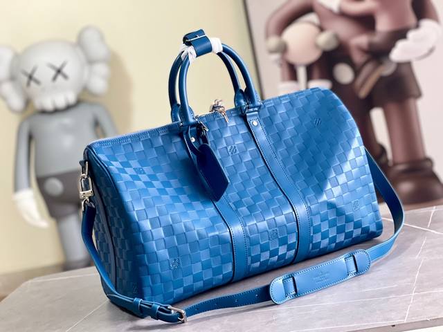 顶级原单 N41145 这款keepall 45 配肩带旅行袋采用柔软的damier Infini 皮革 传承了经典风格 无论肩背还是手提 其标志性的外形都将成