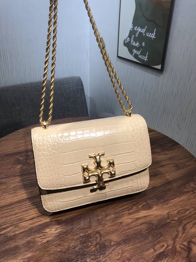 编号219 Tory Burch 汤丽柏琦 Eleanor鳄鱼纹牛皮风琴包 搭配两用肩 一个拉链口袋 一个内部插袋 尺寸:25X17.5X7 77044