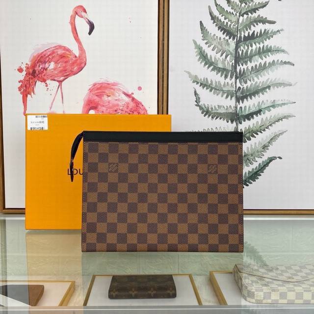 Louis Vuitton 顶级原单 独家背景 N41696 啡格 尺寸:27.0X 21.0X 3.0 Cm 由全新标志性啡格 Monogram Eclips