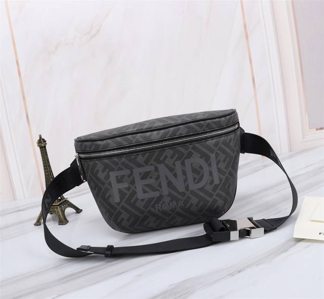 品牌: Fendi 芬迪 款式: Pvc灰丝印胸包 货号: 268568 颜色 棕灰色 尺寸 上宽37 下宽18*20*7Cm 材质: 双字母pvc+头层进口纳