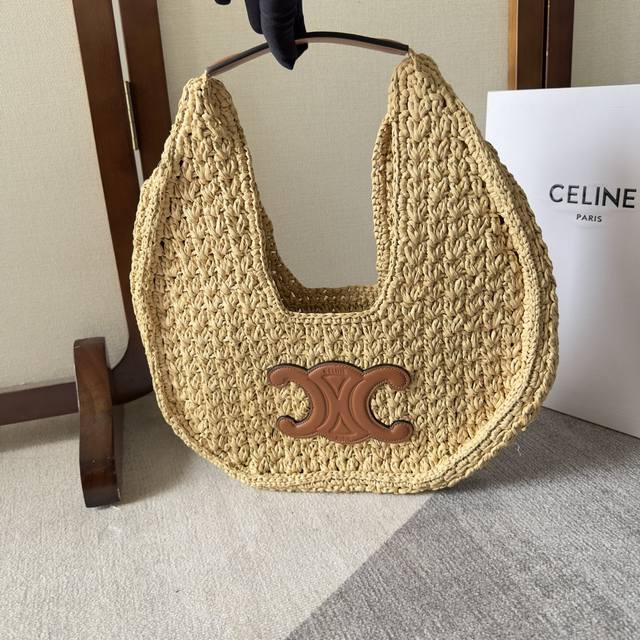 Celine Classic Panier植物材料和牛皮革hobo手袋 盛夏是属于草编包的 今年夏天一起做个celine Girl 23Ss 这个肩背编织包太绝