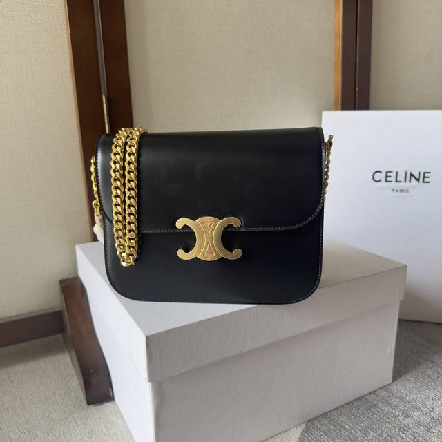 Celine 23S秋冬新品 College Triomphe亮泽牛皮革链条手袋 凯旋门秋季新款 最新的college Triomphe里完全皮质 五金棱形切割