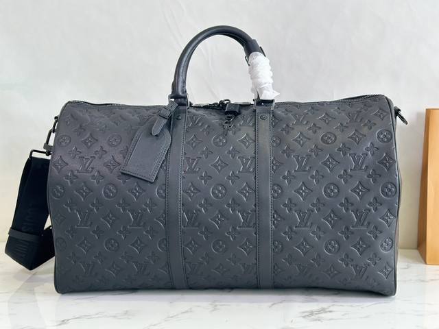 M44810全皮黑 keepall Bandouli re 50 旅行袋为 Monogram Shadow 皮革铺陈全幅 Monogram 压纹 全皮压花旅行袋