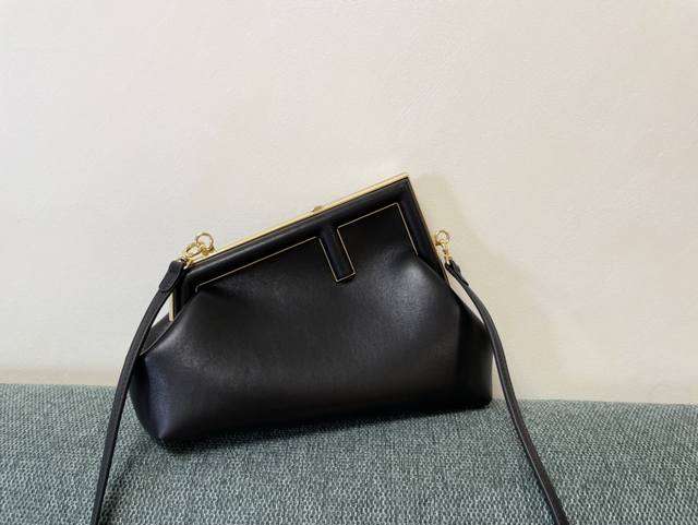 正品级 小号.#黑色.Fendi First来了 -大号m80019尺寸32.5X15X23.5Cm-小号m80018尺寸26X9.5X18Cm-迷你m8001