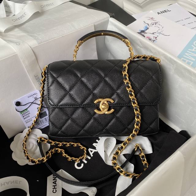 Chanel23Scarryme太赞了小号as3982终于在今天提到了这款23Sscarrymemini~上手很贵气 Mini是19Cm 另外还有个小号是22C