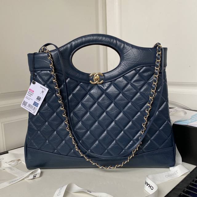 Chanel23A 王炸大号31Bag As1010时尚代表31Bag经典再现两个尺寸 大号和mini 满足不同风格姐妹~大号超酷超飒 Mini乖巧可爱又迷人这