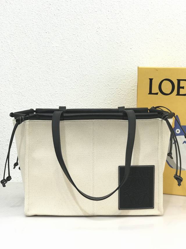 大号 Loewe罗意威 爆款帆布购物袋 Cushion Tote Bag~~简直不要太赞 采用独家定制台湾进口帆布搭配进口小牛皮 绑绳式设计的袋口加上四角落打结