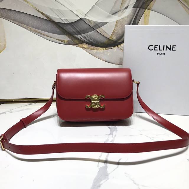 小号 Celine赛琳 新品凯旋包 Byhedi 新品系列triomphe 设计师hedi 上任后的 第二款新包 小号187366#采用进口牙签纹牛皮搭配内里羊