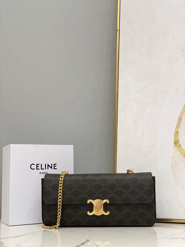 大号花料 Celine赛琳 新品 Triomphe 标志印花链条包 Triomphe Canvas标志印花 羊皮革衬里 肩背款 Triomphe 金属质感锁扣