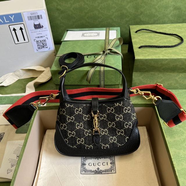 配全套原厂绿盒包装 Gucci Un3Ag 1294商品细节 古驰aria-时尚咏叹调 系列运用现代手法焕新演绎经典 Jackie 1961系列焕新推出质感柔软