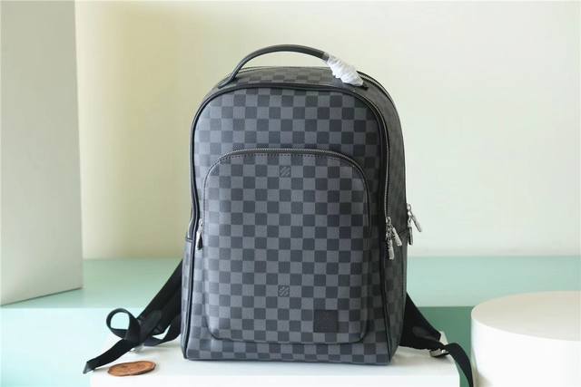 顶级原单 黑格avenue 双肩包取材 Damier Graphite 涂层帆布 以简明线条传递儒雅风范 拉链前袋方便取放随行所需 N40501全皮压格 M30