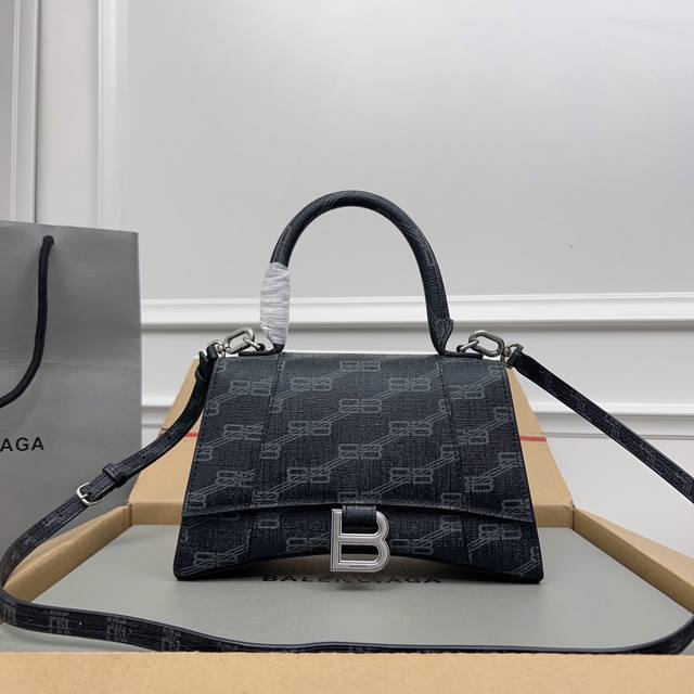 独家背景-实物实拍 大号花料黑银扣升级版顶级原单 配全套包装 Balenciag 本季重磅hourglass沙漏包 独特标的志性线弧形造状型极具识辨度 一眼就让