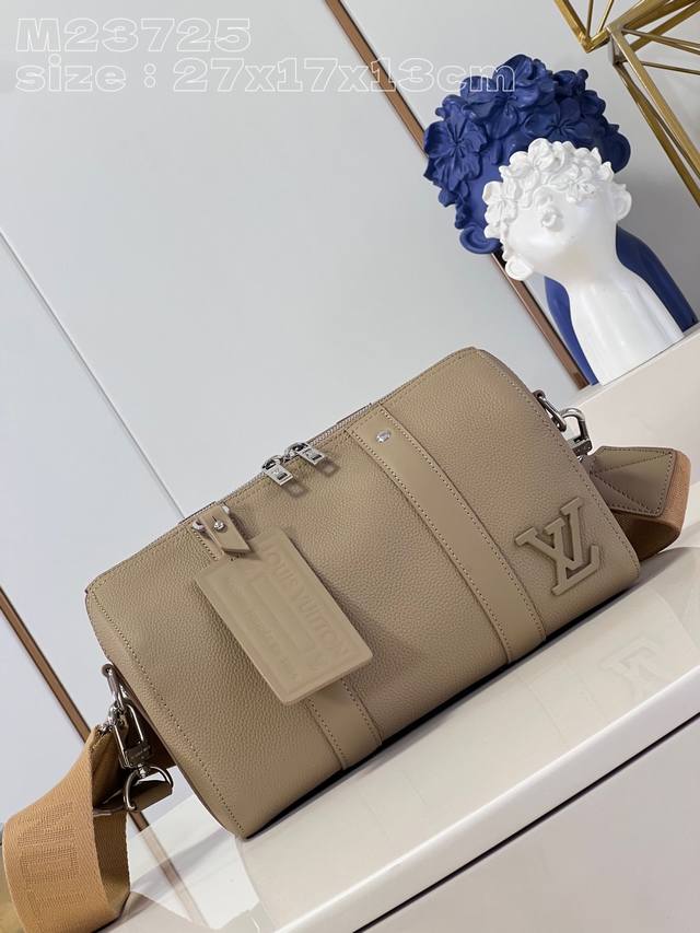 海外顶级原单 M23 杏 本款 City Keepall 手袋出自 Lv Aerogram 系列 玲珑构型点缀金属 Lv 字母 再将路易威登标识织入宽幅织物肩带