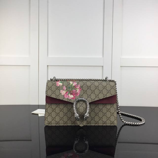 Gucci新款专柜品质 原单货 实物实拍 款号 249花胶酒红 尺寸 W28Xh18Xd9Cm 注 原厂五金 内里是磨砂真皮的 不是超纤