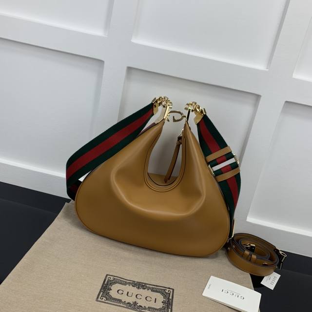 Gucci新款专柜品质 顶级原单货 原厂皮 实物实拍 款号 702823棕皮双肩带 尺寸 W35Xh32Xd6Cm