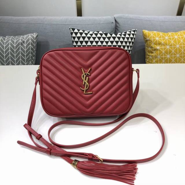 Y家 爆款 Monogram Saint Laurent 相机包 单肩包 Y 534 配有可调式真皮肩带 可拆式真皮流苏 中心处ysl字母联结金属饰件及绗缝拼接