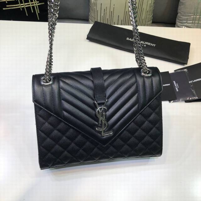 中号 Y家 经典爆款绗缝纹理真皮包saint Laurent 标志正面翻盖包 配有金属联结标志 真皮链条肩带及纵横绗缝拼接 货号 487206 尺寸 17 5