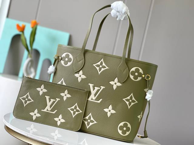 顶级原单46649本款 Neverfull 中号手袋为 Monogram Empreinte 粒面牛皮革压印 Giant Monogram 图案 利用皮革绳将可