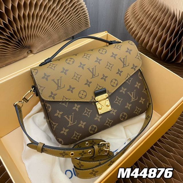 内部价p 顶级原单 独家背景 款号 M44876 黄花 邮差包pochette M tis 手袋 Pochette M tis 手袋小巧的造型散发出优雅的气息