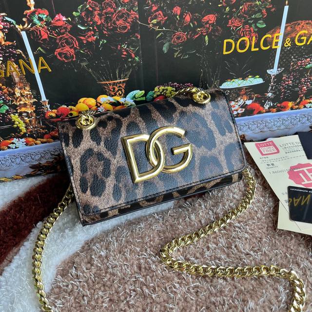 Dolce Gabbana 杜嘉班纳 款号 5183 原单 细腻手工制造 进口头层牛皮配以原厂五金包身顶部纯手工油边众多明星的最爱 可斜挎 海外代购专用品 有范