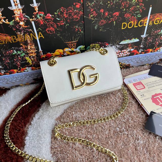 Dolce Gabbana 杜嘉班纳 款号 5183 原单 细腻手工制造 进口头层牛皮配以原厂五金包身顶部纯手工油边众多明星的最爱 可斜挎 海外代购专用品 有范