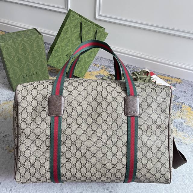 Gucci新款专柜品质 顶级原单货 实物实拍 款号758664啡棕尺寸 宽4 X高29X侧宽27 出货啦