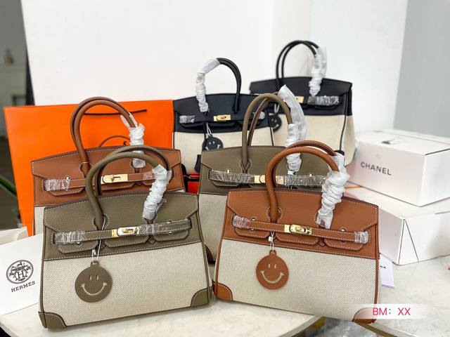 小号 大号 头层牛皮 爱马仕铂金包 Birkin 经典地位不容质疑 Herm s 的柏金包birkin 但到底有什麼魅力值得大家去抢 卖了你就知道了 尺寸 大号