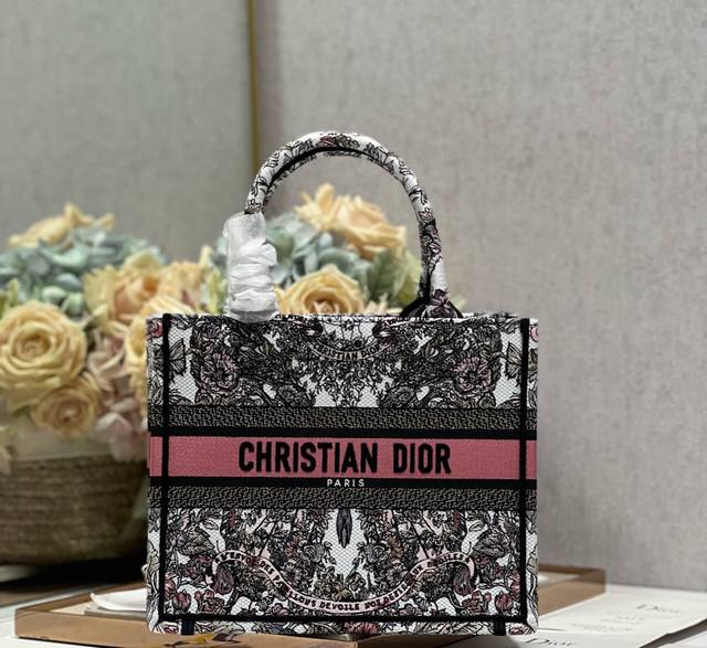 正品级 高品质 Ddd 粉花世界 新尺寸 Ddd Dio R Mini Book Tote Ddd 复古又时髦的凹造型单品精湛的刺绣工艺完美呈现 随手一搭就能给