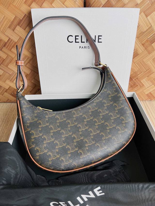 正品级 Ddd 新款白花料包的新王炸 Celine Ava Triomphe帆布手袋16848原版购入打版 复古老花腋下包lisa同款 Celine新一代老花又