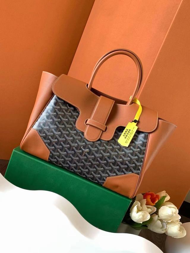 Goyard 西贡tote Ddd Goyard 首发 Ddd 包包非常轻便 能塞 价格也很友好 也很好搭配 我猜会是爆款哦[偷笑r] Ddd Size 34X