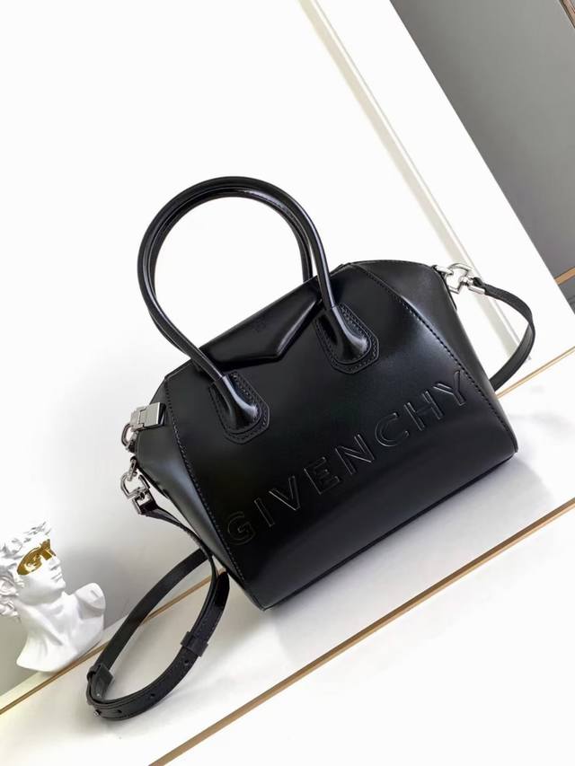 新款 法国品 纪梵家 GivencxY 经典款antigona Tote 法国原厂box皮 升级高端货 Ddd 小号size 22x27x13 Ddd 款号搜9