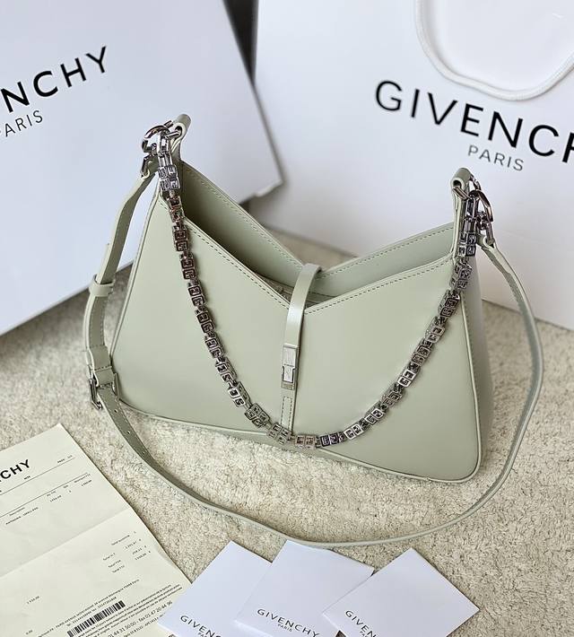 新品 法国纪x希 GivencxY 2023最新cut Out魅力优雅 手袋 法国原厂box皮 搭配铸铜4G五金链条 Ddd Size 29x23x6 Ddd