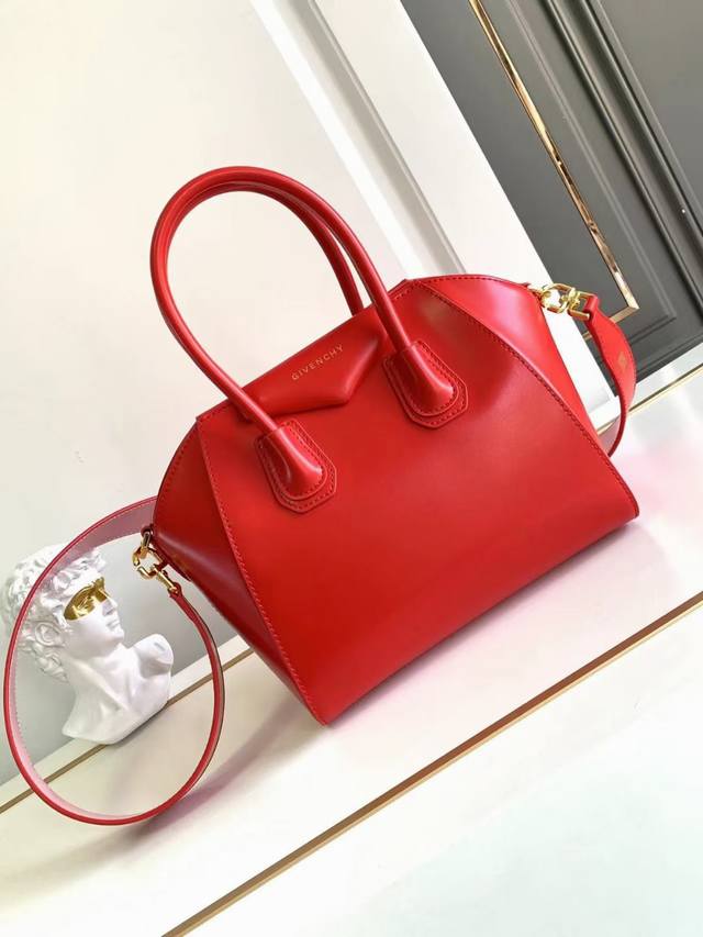 新款 法国品 纪梵家 GivencxY 经典款antigona Tote 法国原厂box皮 升级高端货 Ddd 小号size 22x27x13 Ddd 款号搜9