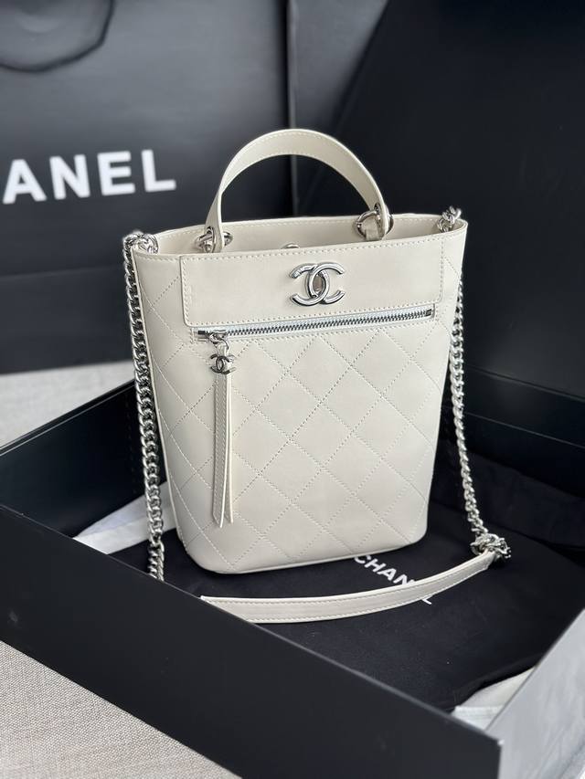 Chanel S0577 20X24X10Cm 水桶包手提购物袋 牛皮系列 设计最完美一款水桶包 简单大方 不失时尚风格 超大容量 菱格链条单肩斜挎包 彩用意大