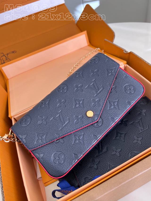 顶级原单 独家实拍 M64099蓝 配如图精品包装本款 Pochette F licie 链条包取材 Monogram Empreinte 皮革 以含蓄压纹呈现