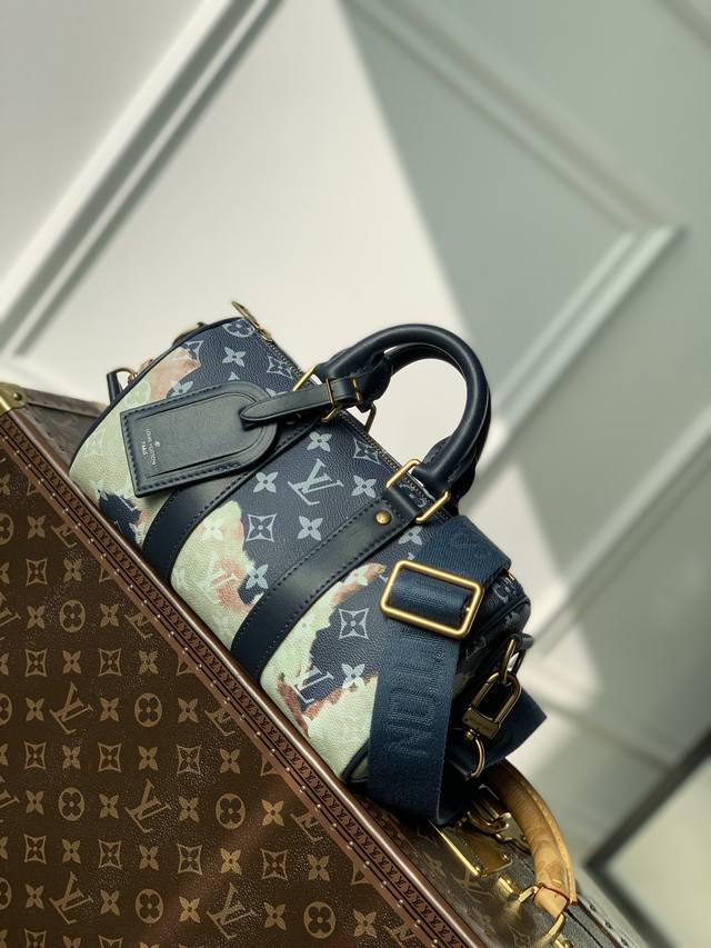 M46271火焰玫瑰丝印 特惠 Ddd 本款 Keepall 25 手袋取材 Monogram Eclipse Reverse 帆布 展现路易威登经典图案的优雅