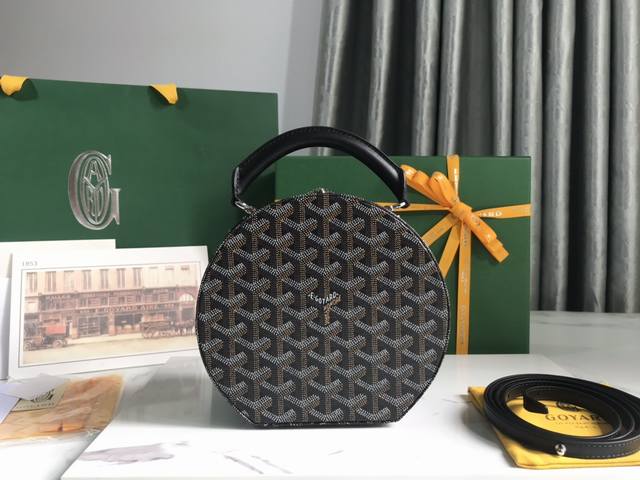 Goyard戈雅 新品goyard Alto 圆盒包 也是个帽盒包 Alto 包是极具代表性的经典帽盒包且结合了goyard箱具制作工艺的精髓 白杨木质框架 圆