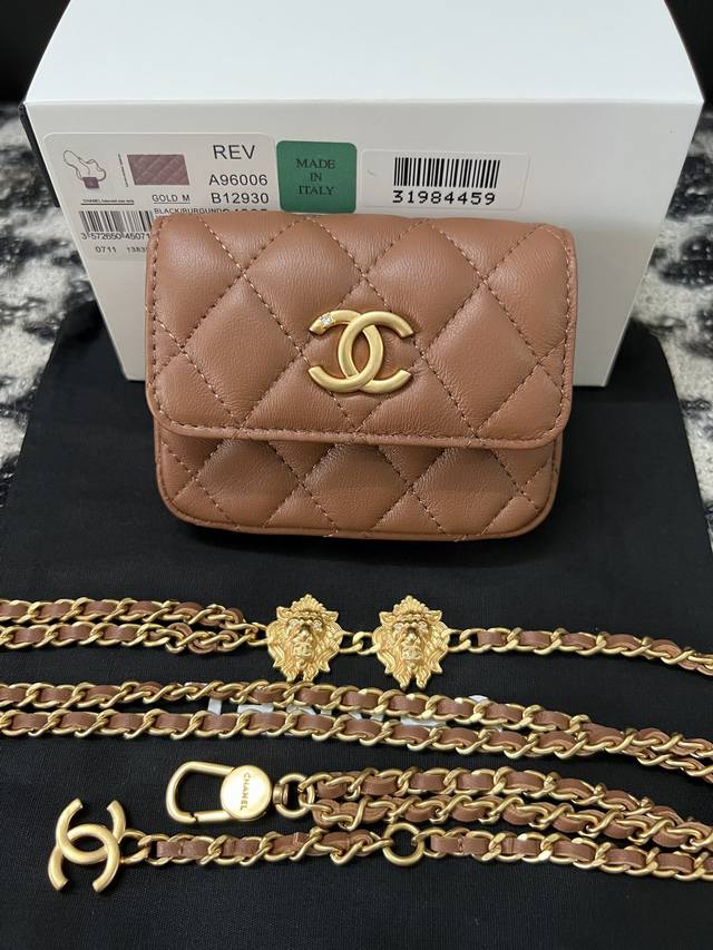 Chanel Ddd 23A手工坊 Ddd 腰包 Ddd Logo和狮子眼睛都有钻 Ddd 形状很特别 Ddd 这只真的很推荐包包不重样 Ddd