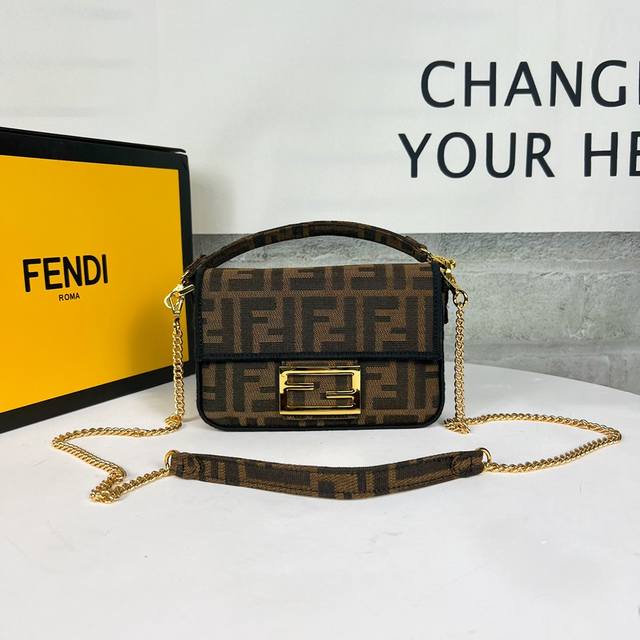 大号 中 小 Ddd F E N D 1 Ddd 最新 Baguette Ff Logo Ddd 老花刺绣系列 It S Not A Bag It S Bagu