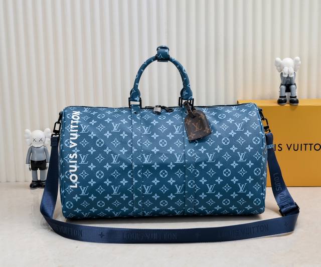 独家实拍-升级版 实拍m23963绿 41416 本款 Keepall Bandouli re 50 旅行袋出自 Monogram Tones 系列 以秋季清新