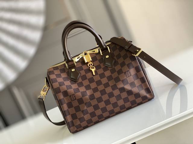 顶级原单n41368 Speedy 25 手袋 配肩带 以标志性 Damier Eb ne 帆布制成的 Speedy 25 手袋尽显经典的路易威登迷人魅力 该包