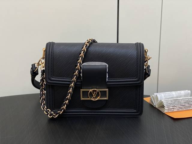 原单精品 M56141黑色 水波纹达芙妮系列 Dauphine 中号手袋 M23635 本款 Dauphine 中号手袋结合 Epi 皮革和金属件 为皮革包身压