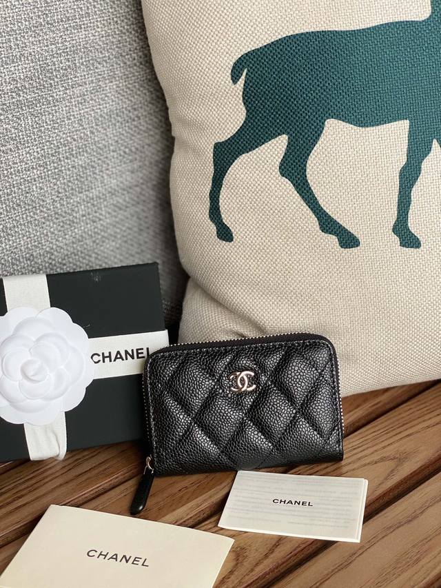 Chanel 经典系列 黑色 金色 银色 五金 小拉链菱格零钱包到货 细节美到淋漓尽致.原单品质 款号69271尺寸7.5 2 11.Cm