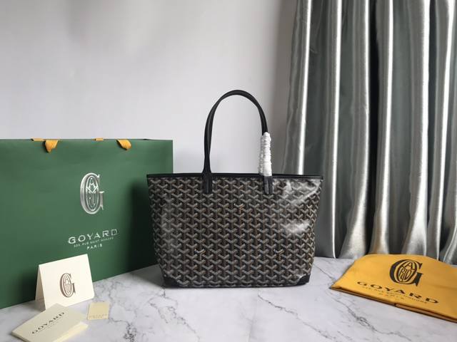 Goyard 戈雅 经多次研究与改良 不断提升面料与皮质 全方位独家定制只为不断达到客户的高品质要求 如果你担心没拉链的安全性不够高 那么拉链款的托特包绝对是首